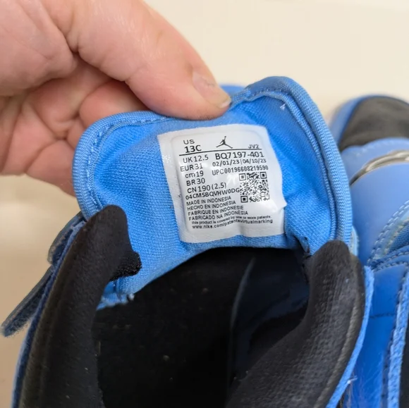 Kids Blue and Black Sky Jordans Size 13C Basketball Shoes - Picture 6 of 7